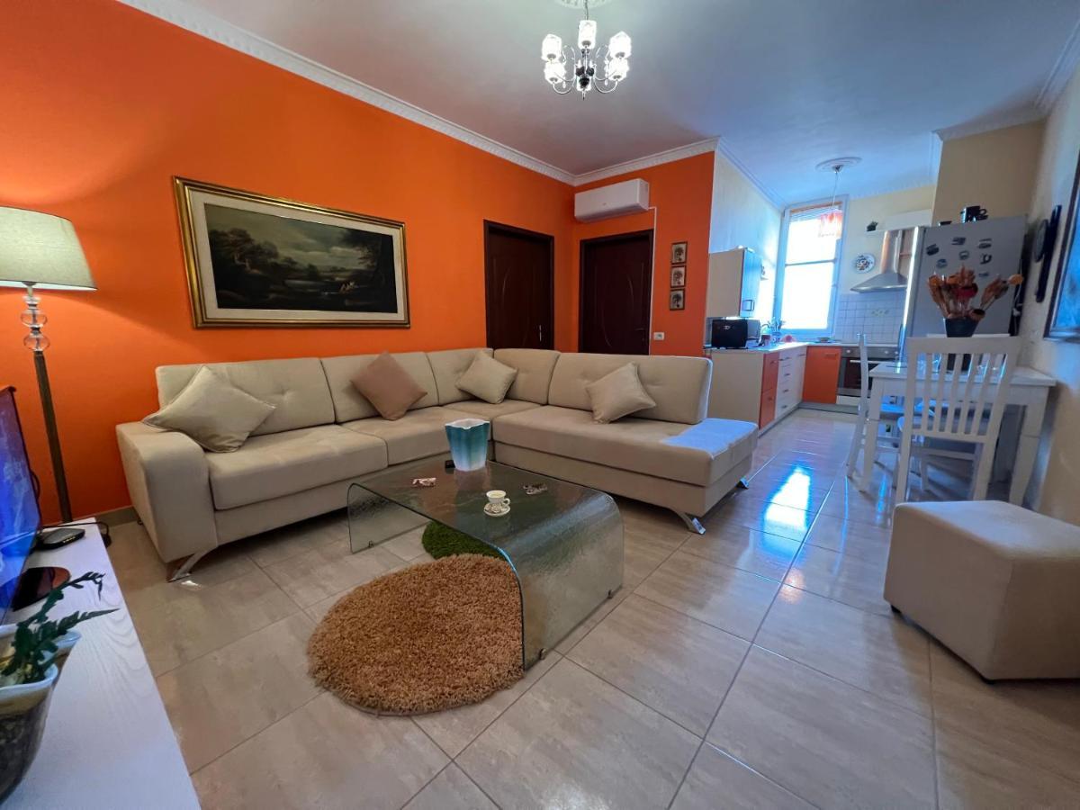 City Center Apartment In Shkodër Eksteriør bilde