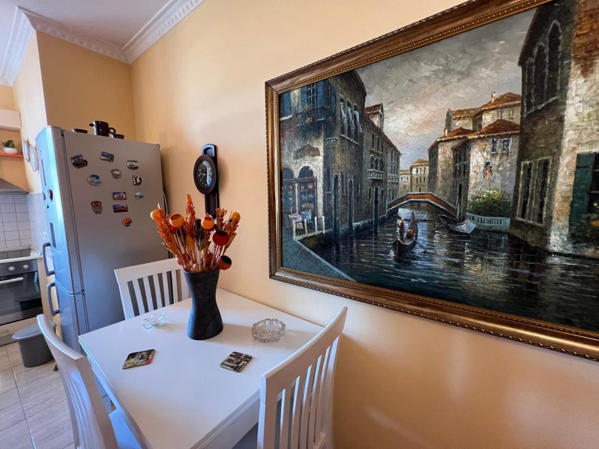 City Center Apartment In Shkodër Eksteriør bilde