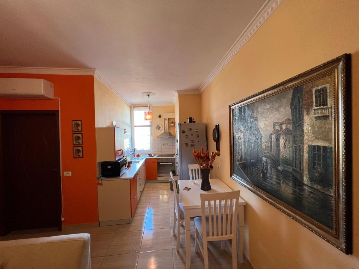 City Center Apartment In Shkodër Eksteriør bilde