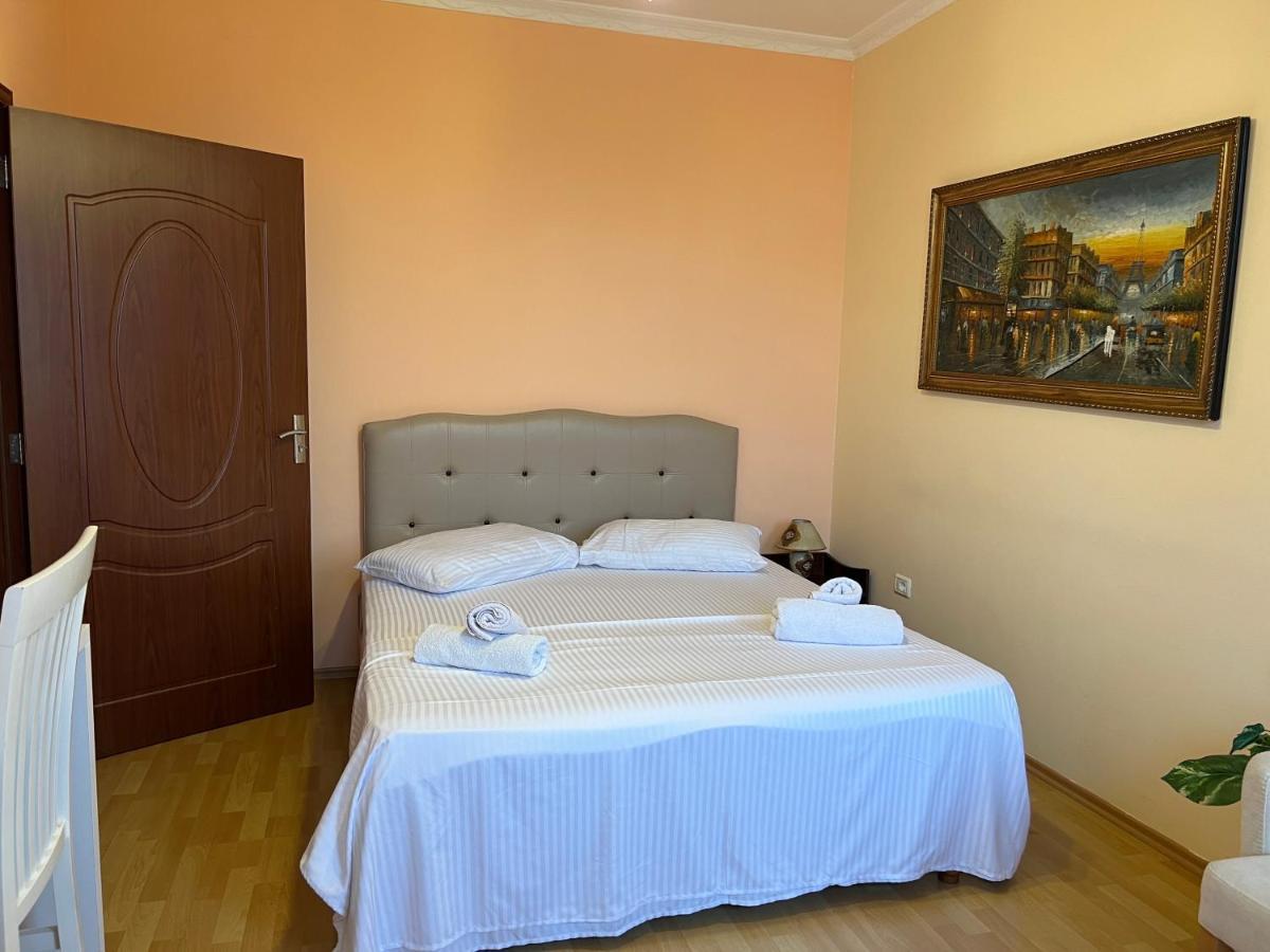 City Center Apartment In Shkodër Eksteriør bilde